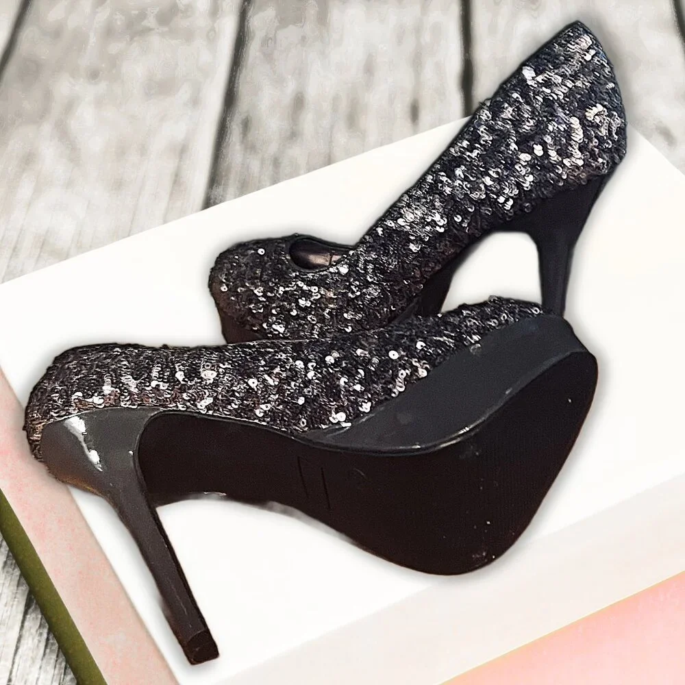 Stunning NEW Gray Sequin Bling Sparkle Vegan Leather Platform Party Pumps Shoes